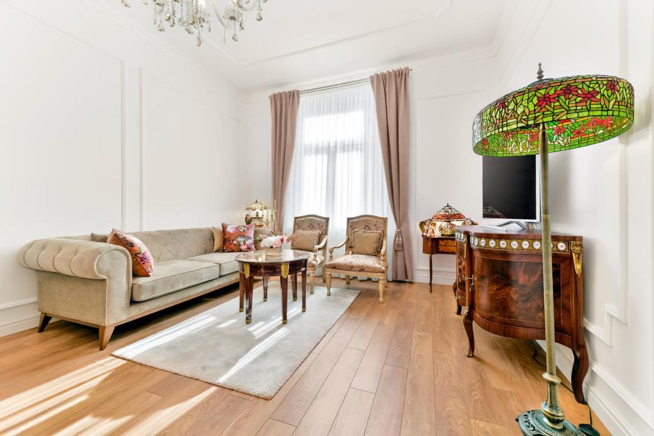 Luxury Class Apartment - 1St Floor, Large Apartment, Downtown, Newly Renovated, Fast Wifi, 4X Air Conditioning Zagreb Buitenkant foto