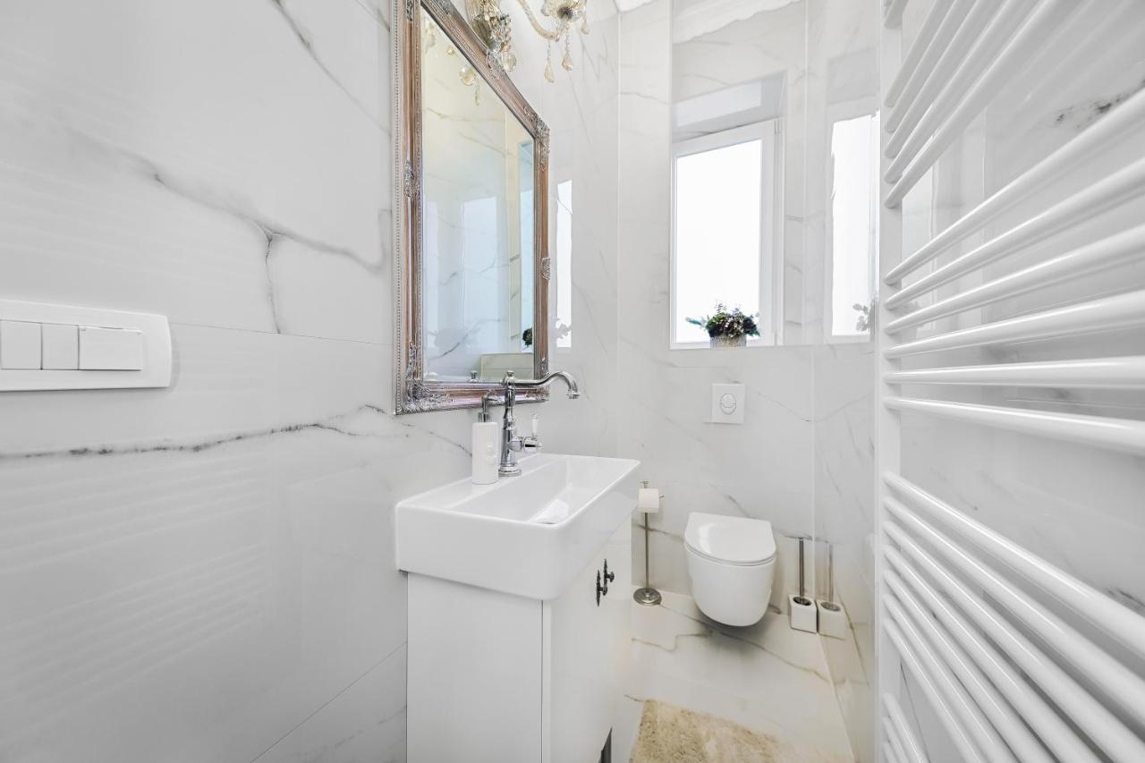 Luxury Class Apartment - 1St Floor, Large Apartment, Downtown, Newly Renovated, Fast Wifi, 4X Air Conditioning Zagreb Buitenkant foto