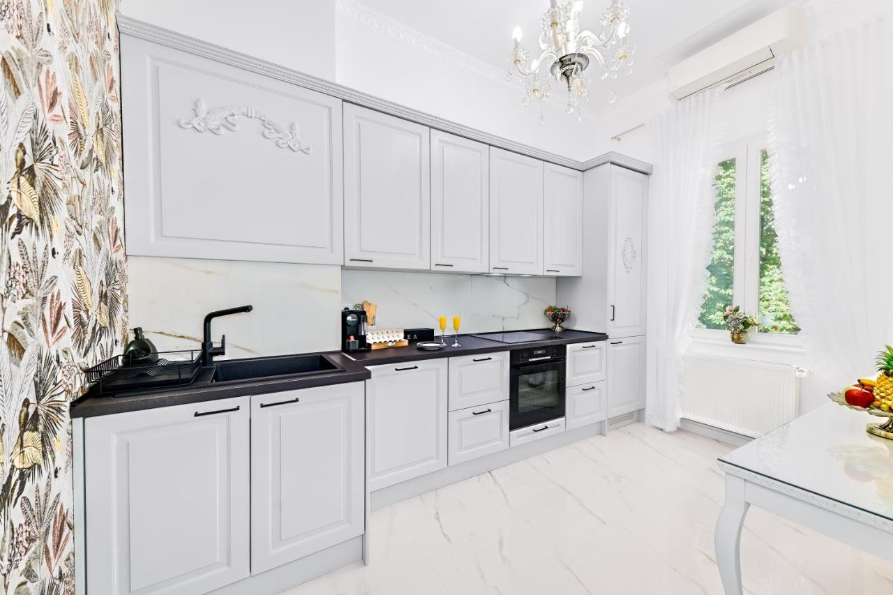 Luxury Class Apartment - 1St Floor, Large Apartment, Downtown, Newly Renovated, Fast Wifi, 4X Air Conditioning Zagreb Buitenkant foto