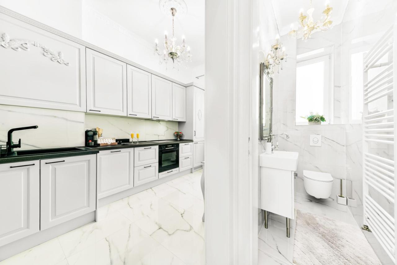 Luxury Class Apartment - 1St Floor, Large Apartment, Downtown, Newly Renovated, Fast Wifi, 4X Air Conditioning Zagreb Buitenkant foto