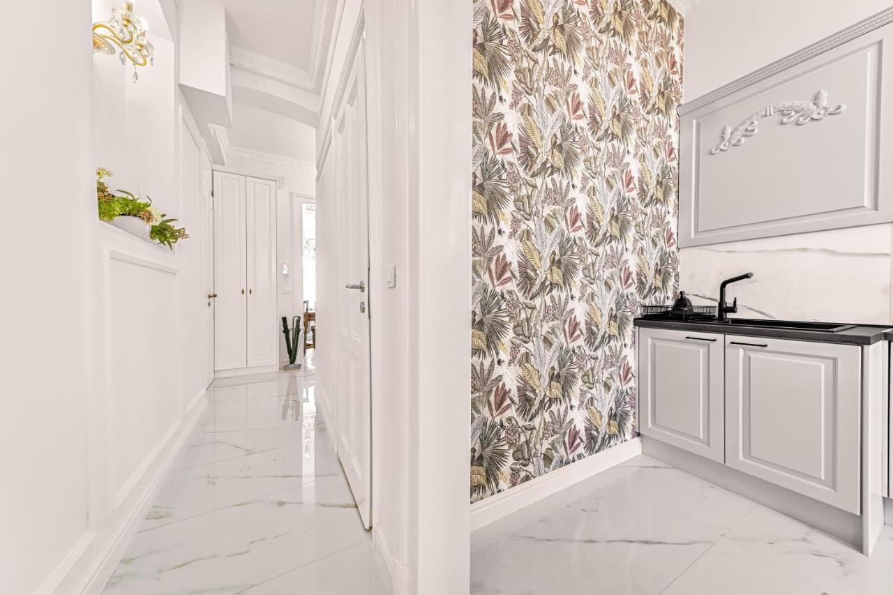 Luxury Class Apartment - 1St Floor, Large Apartment, Downtown, Newly Renovated, Fast Wifi, 4X Air Conditioning Zagreb Buitenkant foto